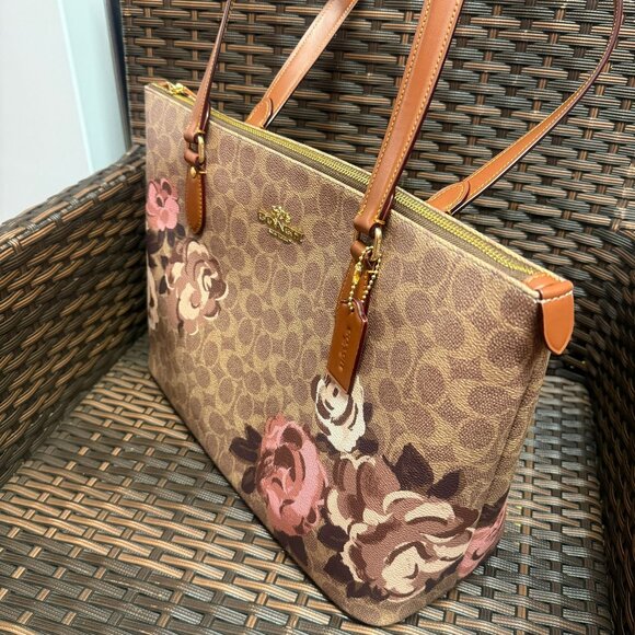 coach Gallery Tote Bag In Signature Canvas With Rose Print cz180 - Picture 2 of 8